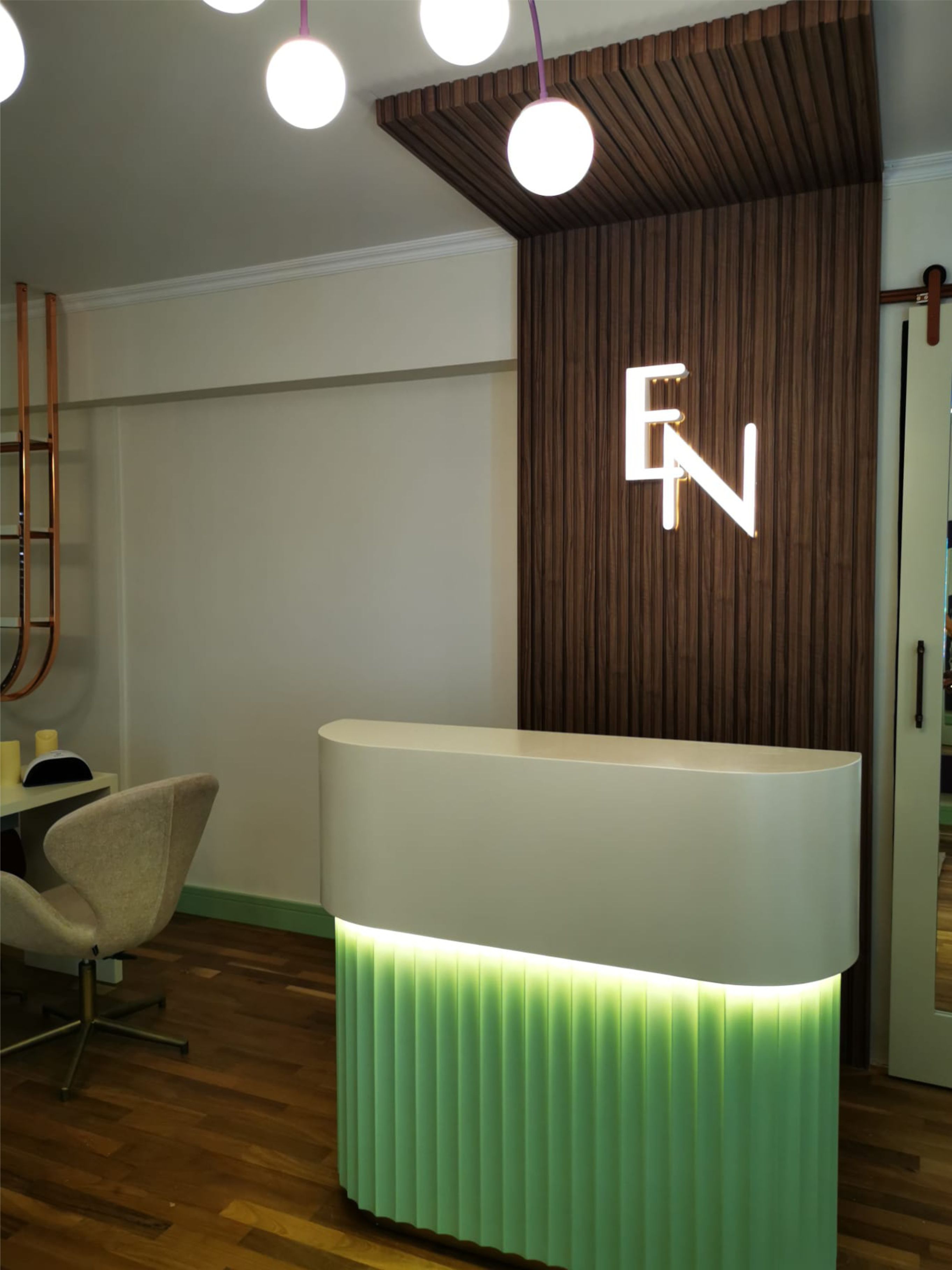 EN